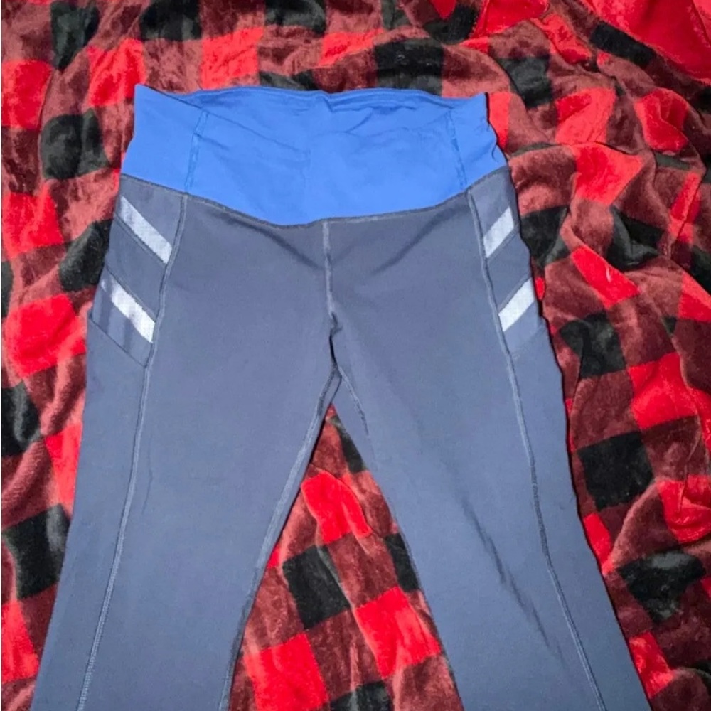 Lululemon Blue and Gray Leggings with Reflective Stripes cropped size 6
